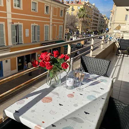 Le Grand Palais De La Mediterranee Access - Choice In アパート